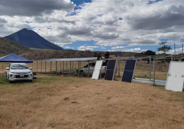 Sistema de bombeo solar de 15kW en Nicaragua
    
