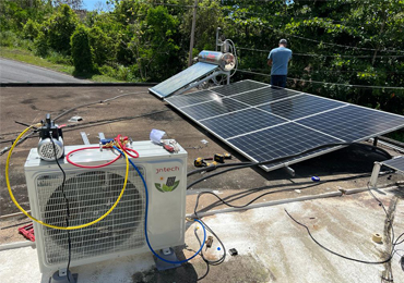 Sistema de aire acondicionado solar de tipo híbrido solar y CA de 24000btu en Puerto Rico